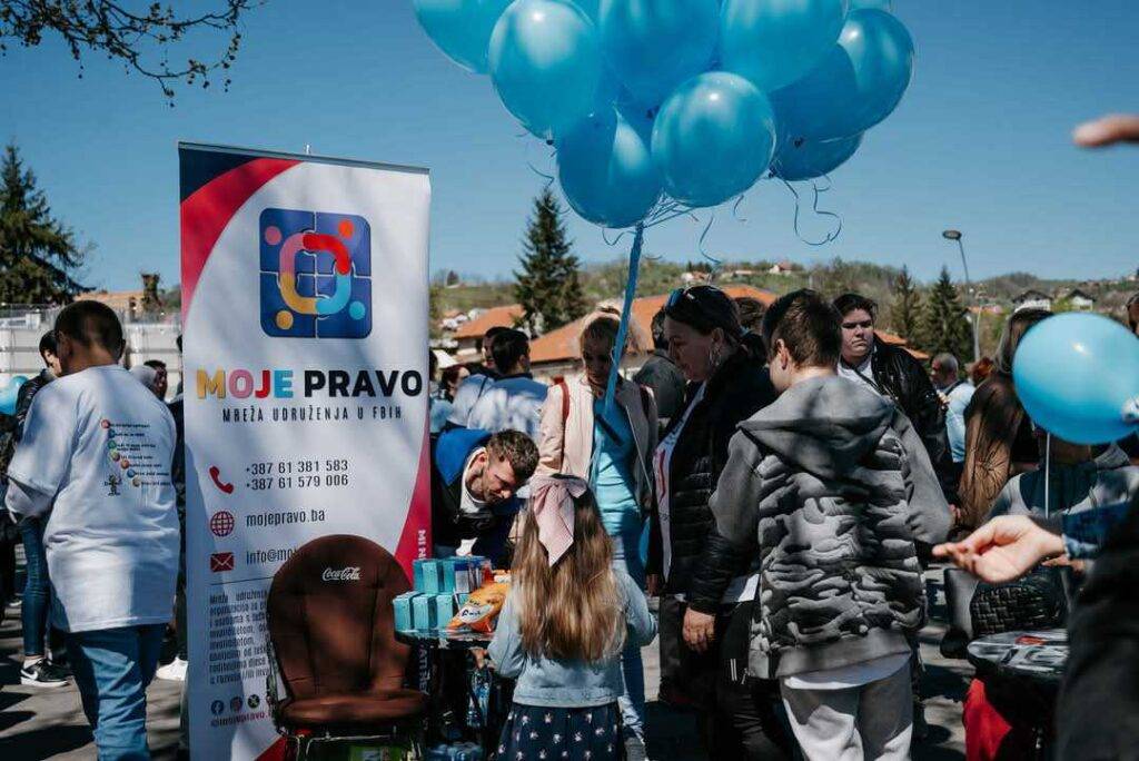 U Tuzli šetnja podrške u povodu obilježavanja Svjetskog dana osoba sa Down sindromom 1 IMG a5e56101a63620d98ea989c9cc64a230 V