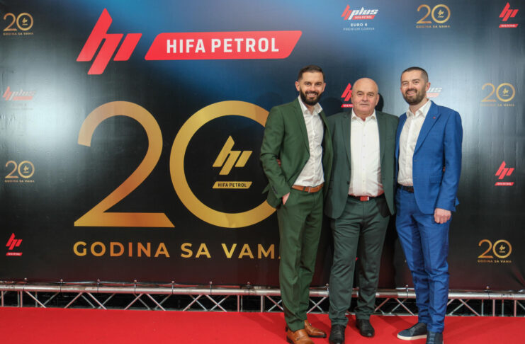 Naslovna Hifa Petrol