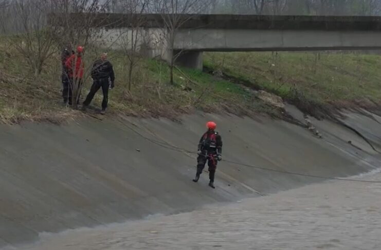 potraga za nestalim policajcem i civilom