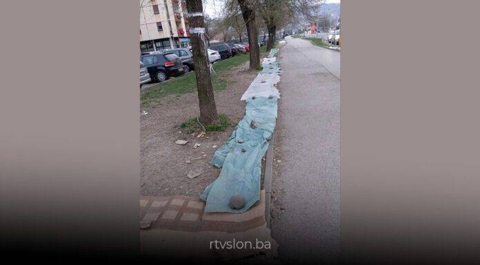 Nelegalna prodaja na Sjenjaku: Inspekcija reaguje i vikendom Nelegalna prodaja na Sjenjaku: Inspekcija reaguje i vikendom