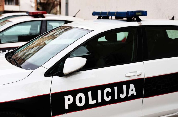 Policijsko auto/ krivično djelo/ tuzla servis/ fizicki obracun