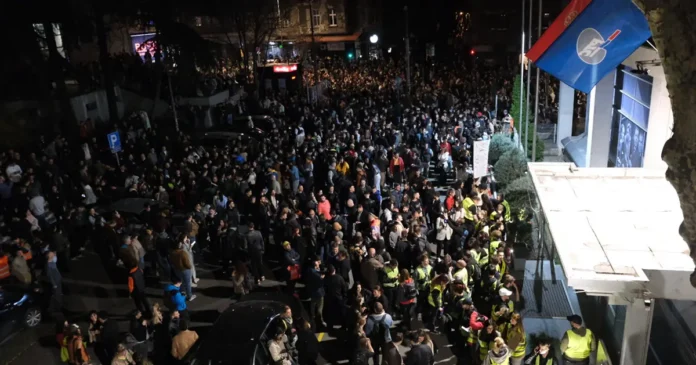 Protest studenata u Srbiji ispred zgrade RTS