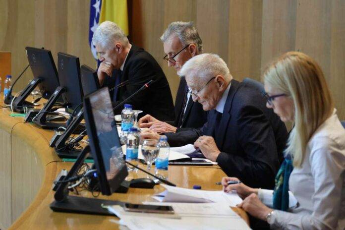 Dom naroda sutra o izmjenama Izbornog zakona i smjenama ministara: Pendeš traži hitnu proceduru