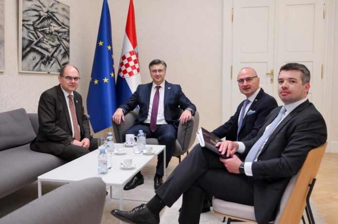 Plenković na sastanku sa Schmidtom pozvao na smirivanje tenzija u BiH