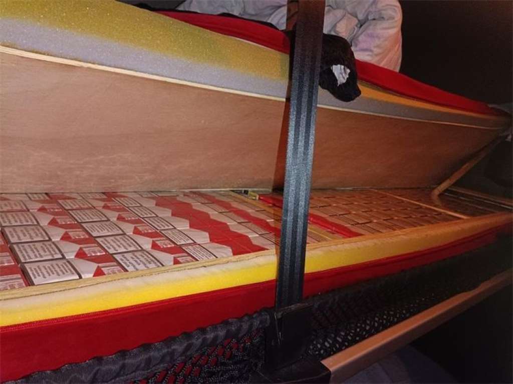 Vozač iz BiH uhapšen zbog krijumčarenja cigareta