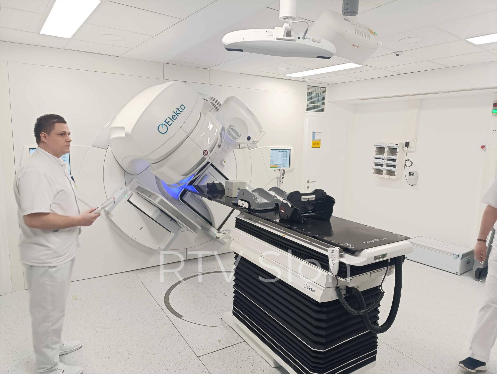 linearni akcelerator Linearni akcelerator