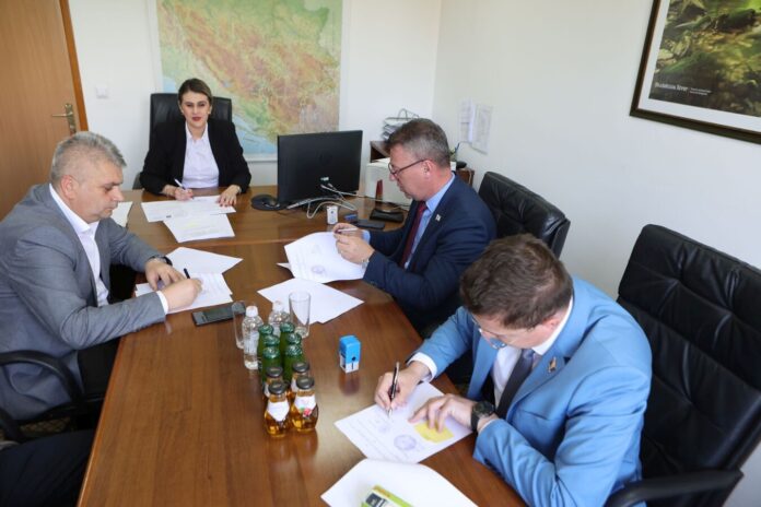 Vlada TK za projekte u tri lokalne zajednice izdvojila četvrt miliona KM