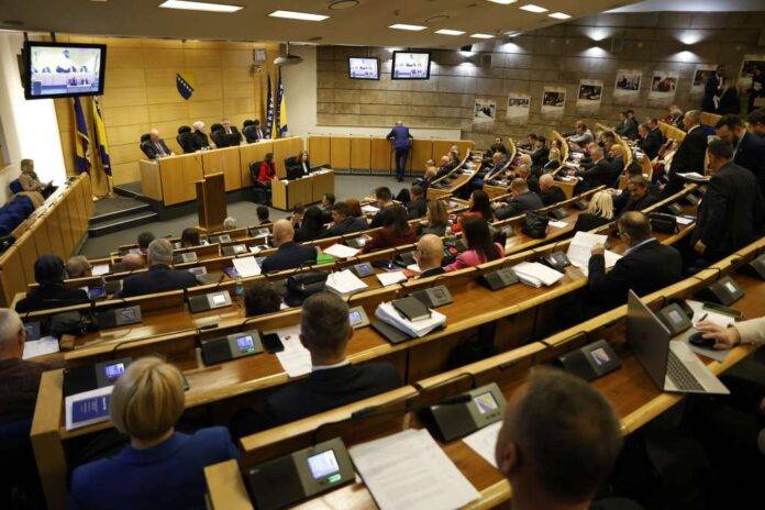 Vanredna sjednica o fiskalnoj reformi: Zastupnici prvi put samostalno sazvali Parlament FBiH
