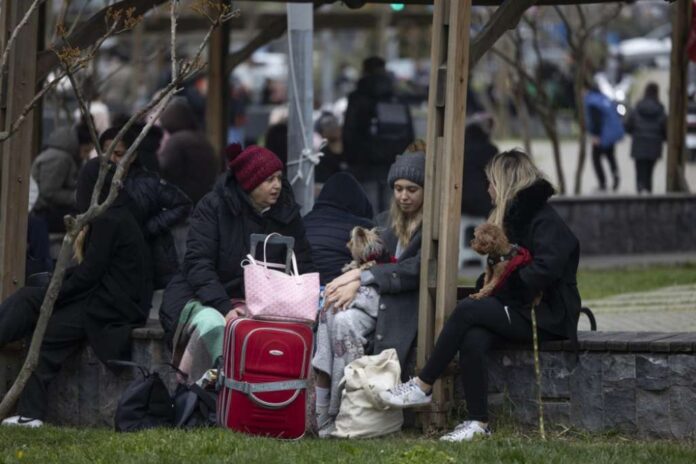 Snažan zemljotres jačine 6,2 stepena po Richterovoj skali pogodio je u srijedu Istanbul. Povrijeđeno je najmanje 236 osoba, rekli su zvaničnici.