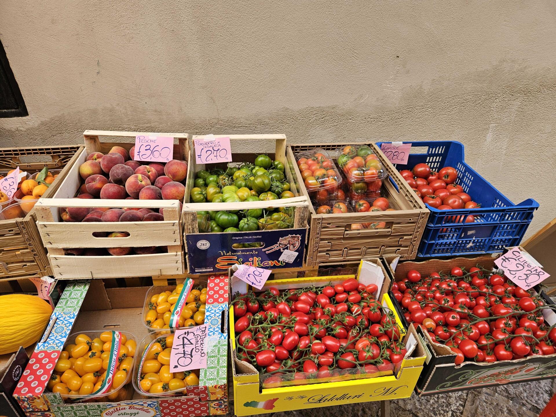 Voće, povrće, Bari, životne namirnice