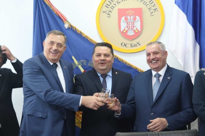 Dodik, Višković, Stevandić, kasarna, vojska