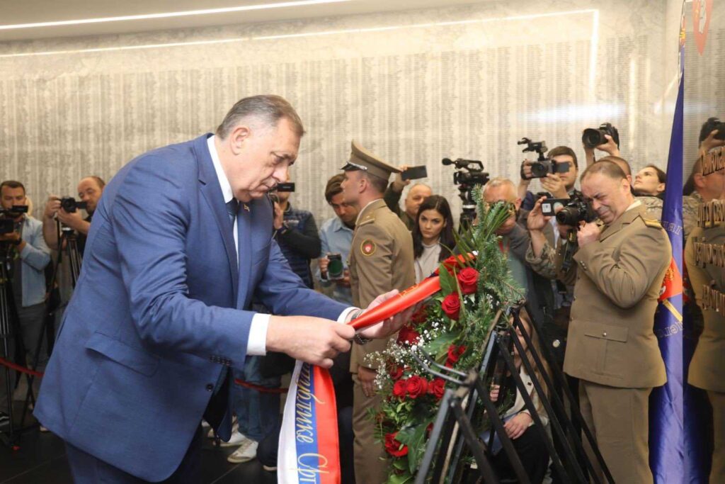 Dodik, kasarna, RS