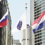 22. maja 1992. godine, Bosna i Hercegovina je, u skladu sa rezolucijom donesenom samo dva dana ranije, postala punopravna članica Ujedinjenih nacija.