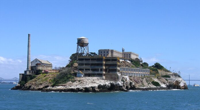Alcatraz– legendarni zatvor smješten na istoimenom otoku u zaljevu San Francisca.