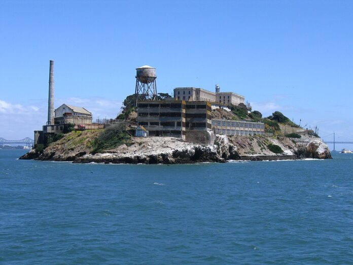 Alcatraz– legendarni zatvor smješten na istoimenom otoku u zaljevu San Francisca.