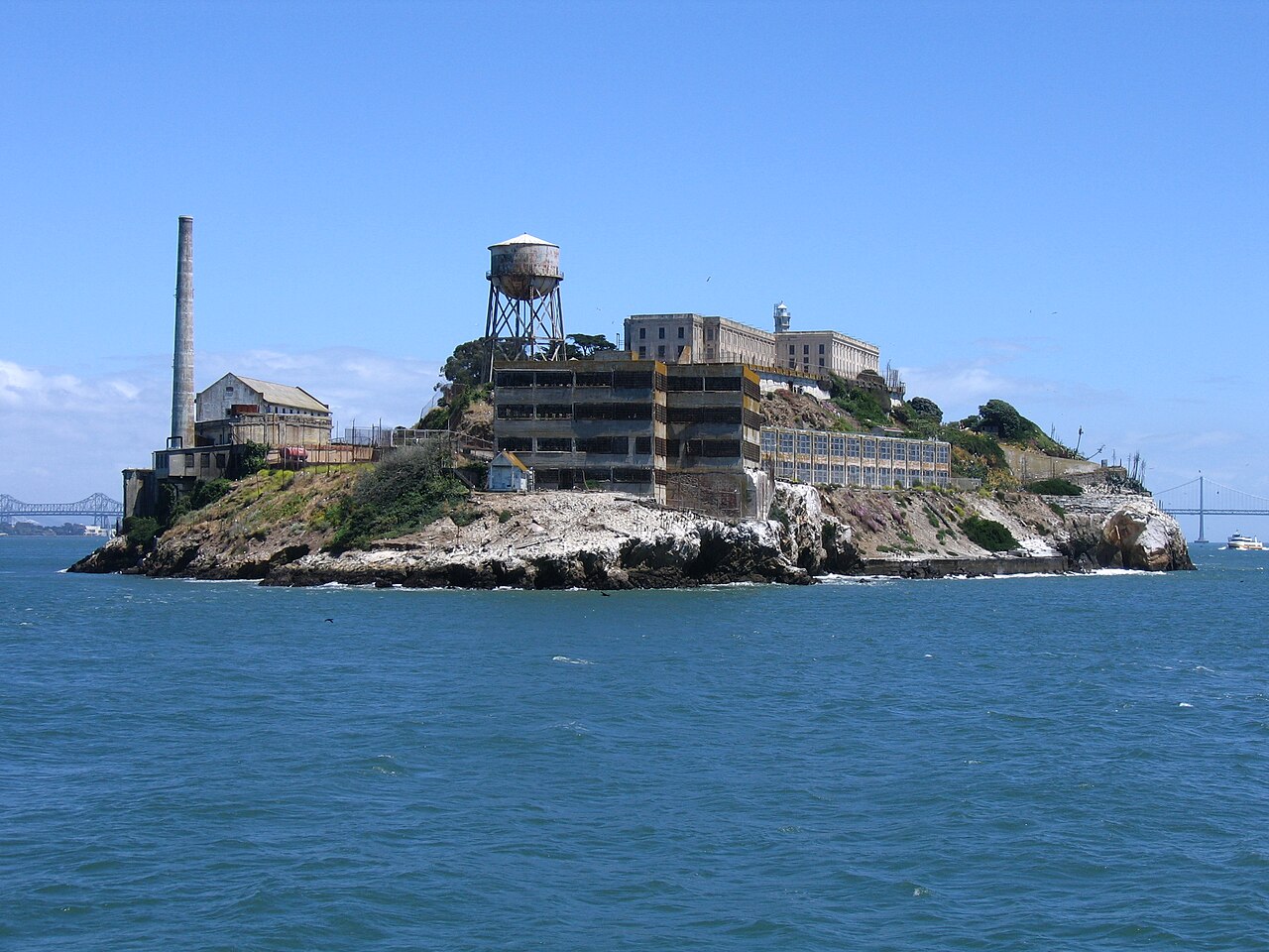 Alcatraz– legendarni zatvor smješten na istoimenom otoku u zaljevu San Francisca.