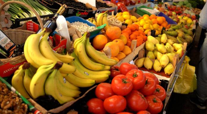 Kupovna moć građana sve slabija, pijace bez kupaca Pijaca, voće, povrće, barometar, cijene, novac, Beograd, Zagreb, proizvod