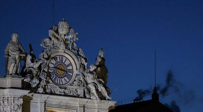 Novi papa nije izabran u prvom krugu