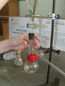 Hemijska škola: Hemijski tehničar – nutricionist