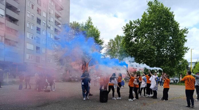 Ispraćena još jedna generacija maturanata srednje Hemijske škole, novo zanimanje u najavi Ispraćena još jedna generacija maturanata srednje Hemijske škole Tuzla