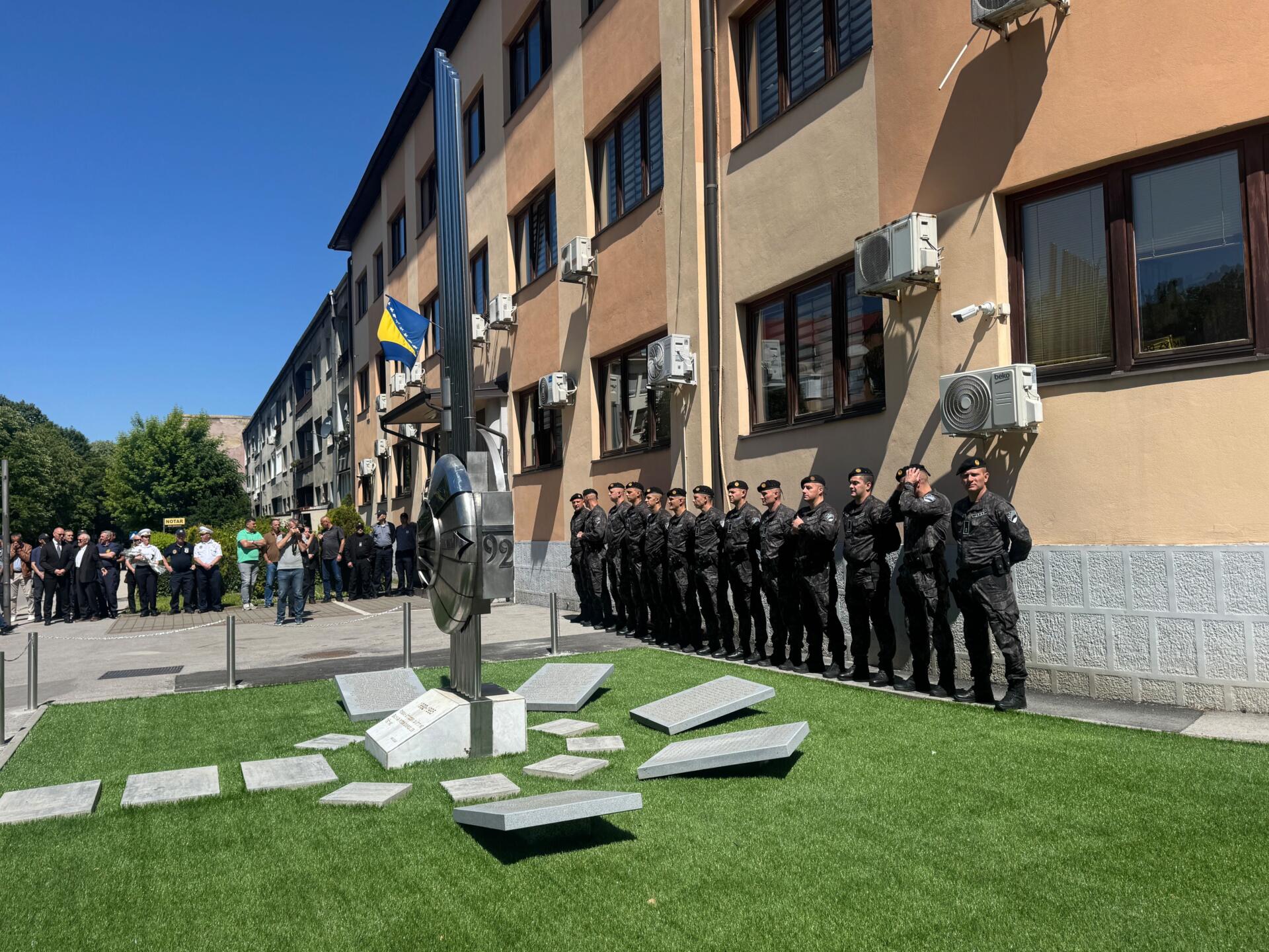 mup- spomenik 15. maj