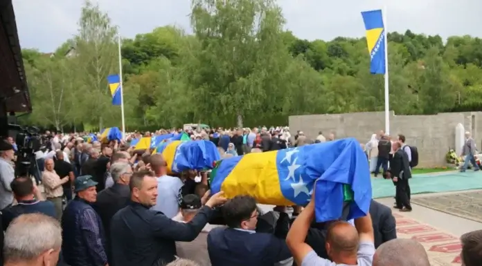 U Veljacima ukopani posmrtni ostaci šest bošnjačkih žrtava iz Bratunca Veljaci dženaza, posmrtni ostaci