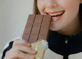 Ilustracija fotografija čokolade za potrebe teksta " Šta se dešava organizmu ako izbacimo šećer"
