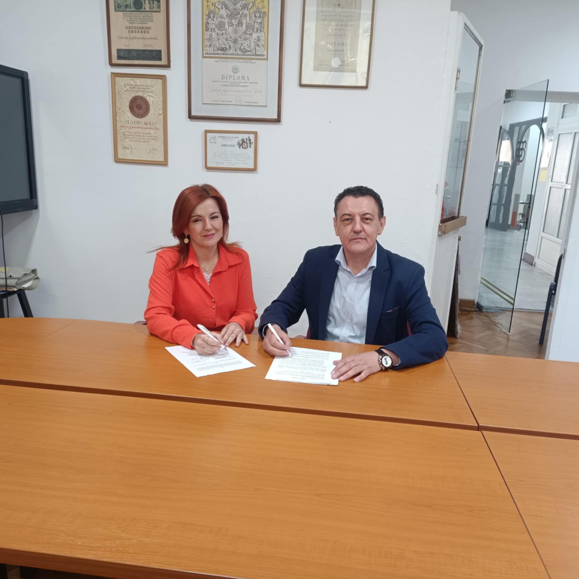foto 2 Potpisan sporazum o saradnji Akademije dramskih umjetnosti i Centra za kulturu Tuzla