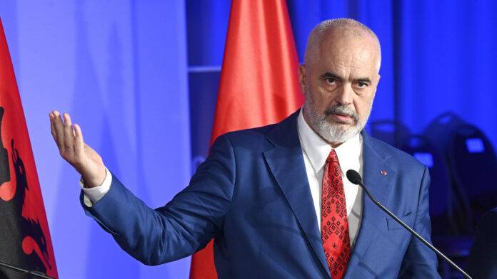 Edi Rama, Albanija