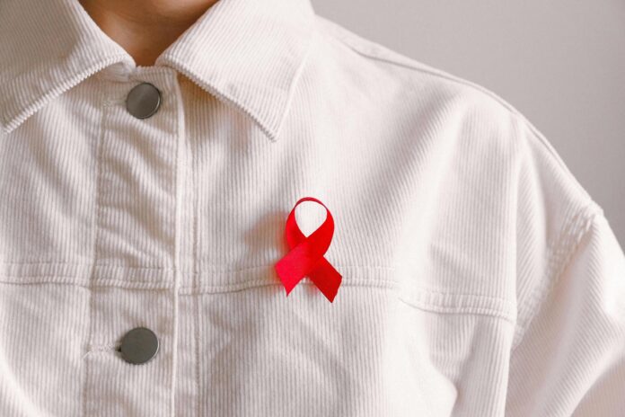 HIV, crvena trakica,