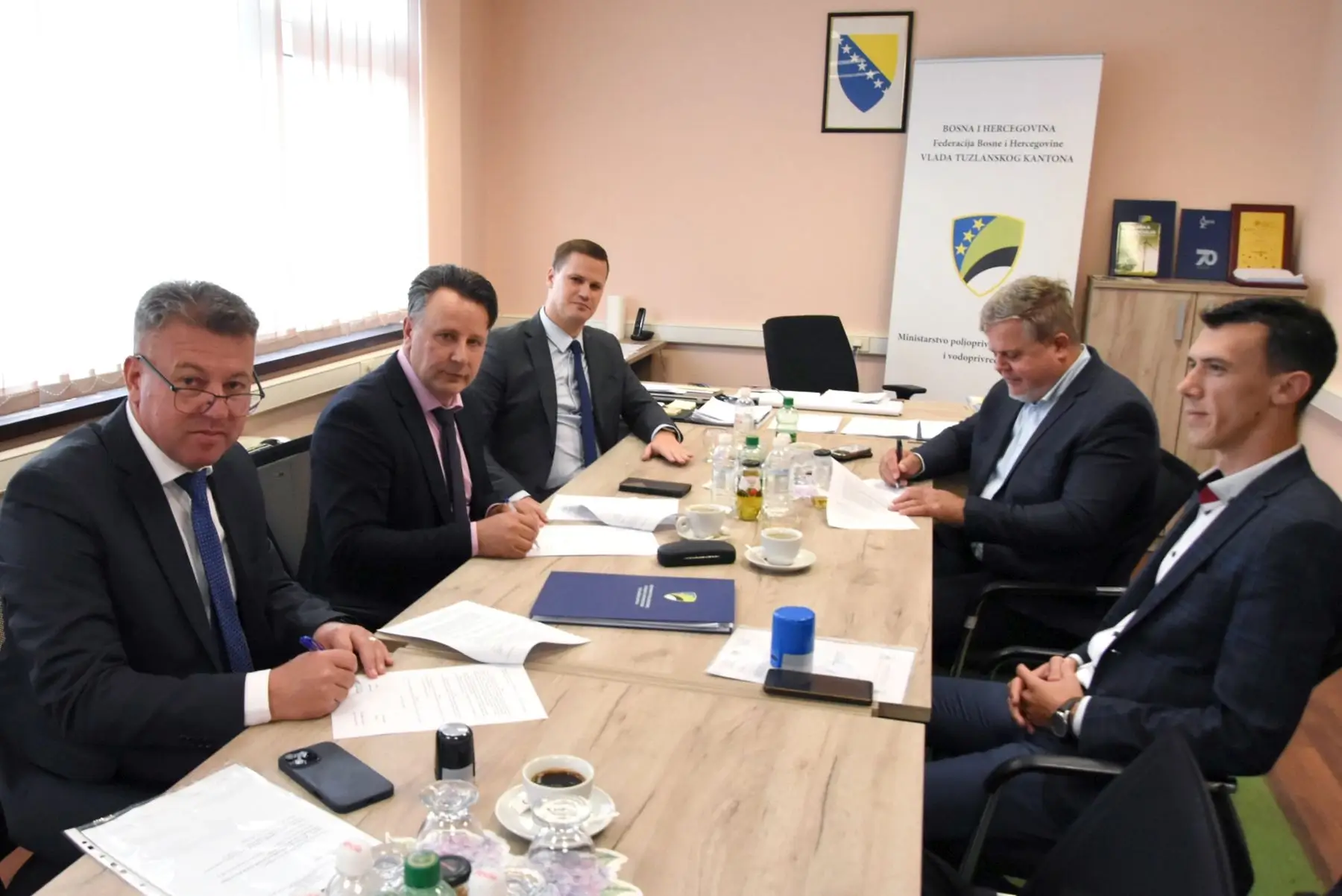 potpisano ugovori Vlada TK za vodosnabdijevanje Gradačca i Lukavca izdvojila 1,4 milion KM