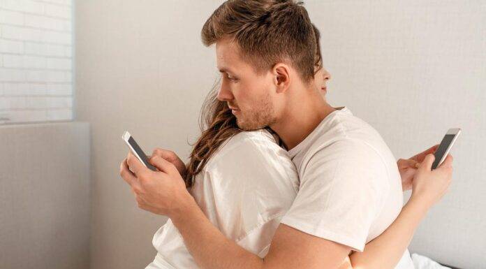 Provjeravate li partnerov mobitel?