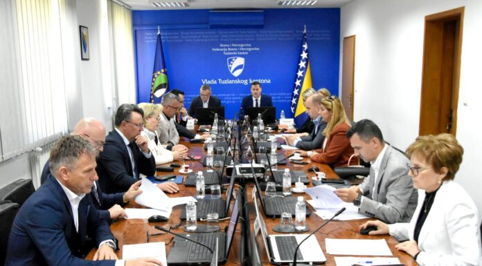 Više od 350 hiljada KM za podršku najugroženijima: Vlada TK usvojila dva važna socijalna programa Vlada TK