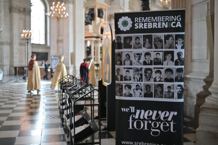 genocid u Srebrenici, London, UK