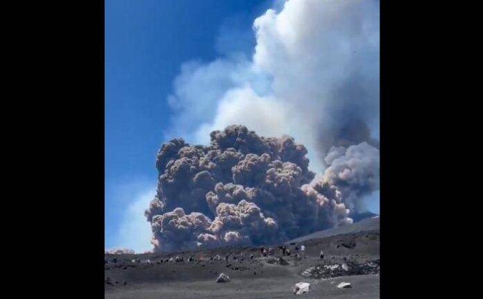 Erupcija vuklana Etna izazvala paniku