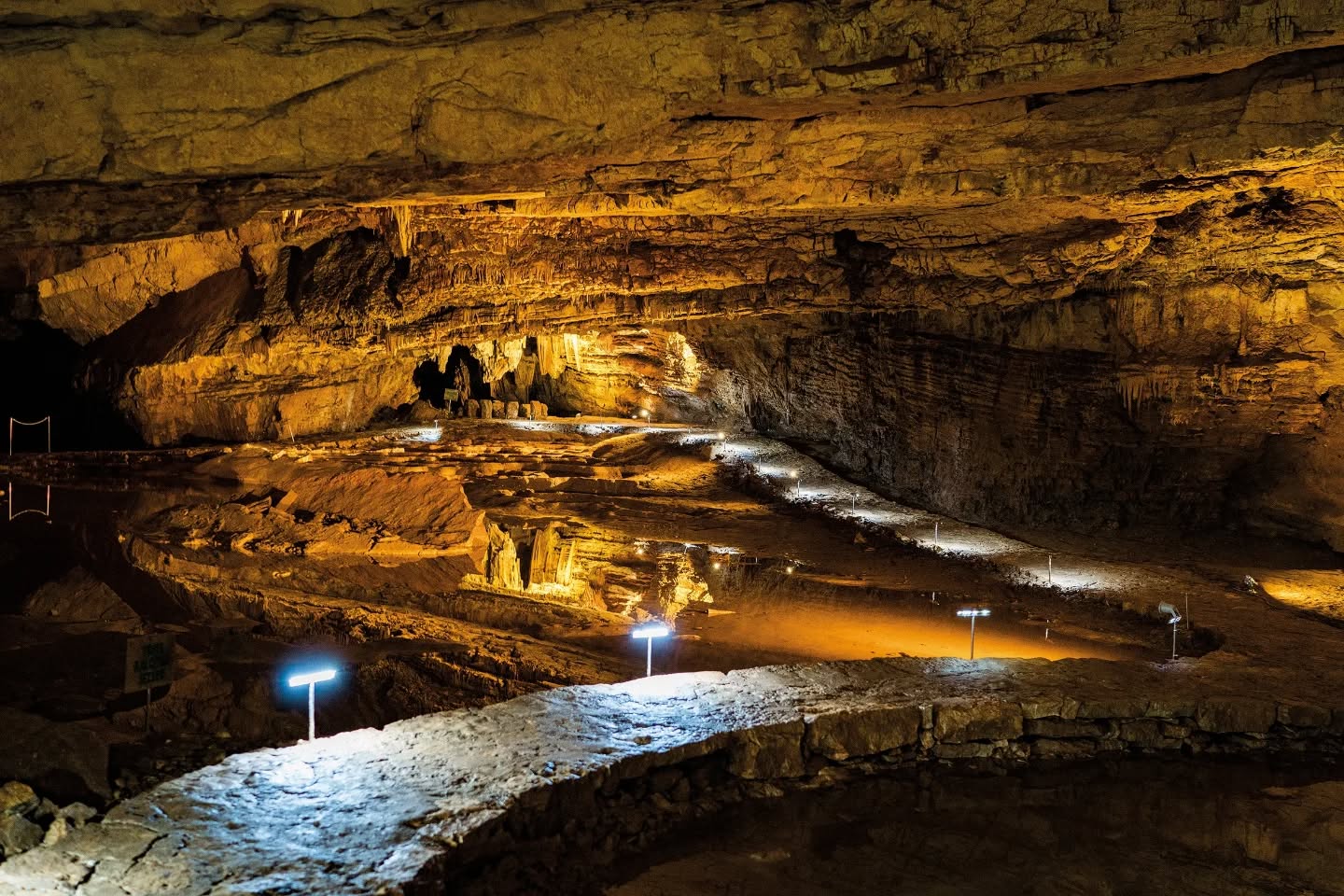 Špilja Vjetrenica/ Zaštita okoliša je ulaganje u živote generacija koje dolaze – priroda koju danas čuvamo, sutra će nas čuvati.
