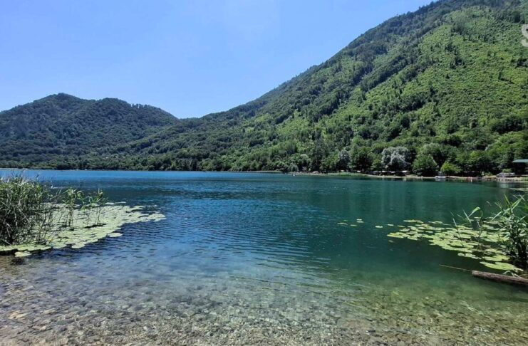 Miris borova i smaragdna voda: Ljeto i Boračko jezero