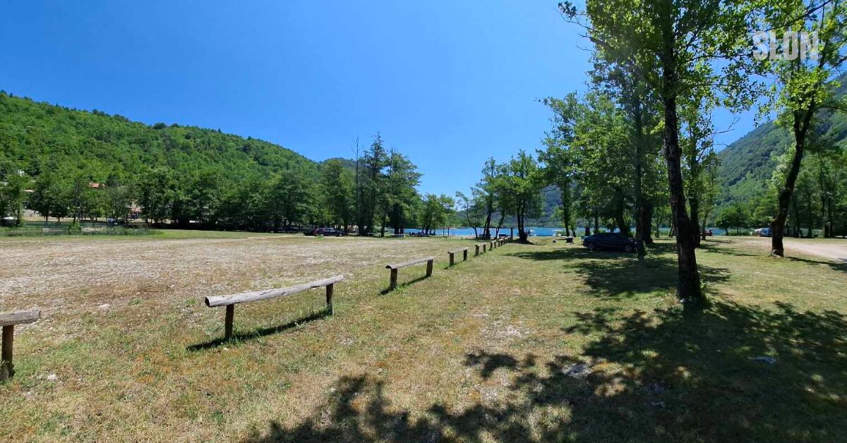 Miris borova i smaragdna voda: Ljeto i Boračko jezero