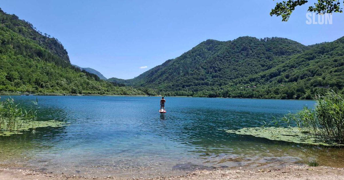 Miris borova i smaragdna voda: Ljeto i Boračko jezero