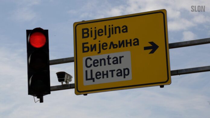 Semafor, automobili, kamera, kamere, saobraćajne nesreće, znak, promet, saobraćaj