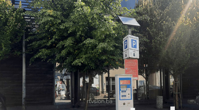 naplata parkinga u Tuzli/ Od septembra nema naplate parkinga nedjeljom na lokacijama oko Panonskih jezera