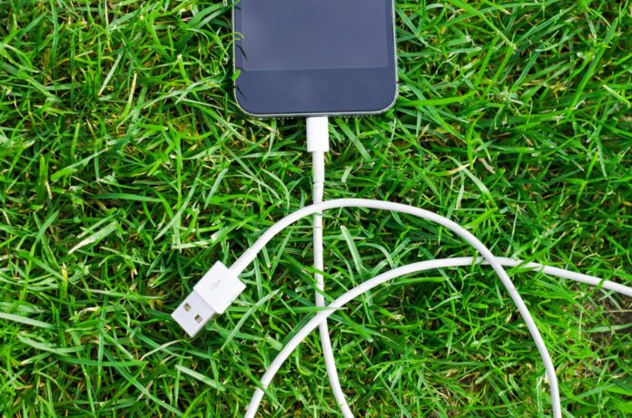 Evo zašto punjenje baterije mobitela do 100 posto nije dobra ideja