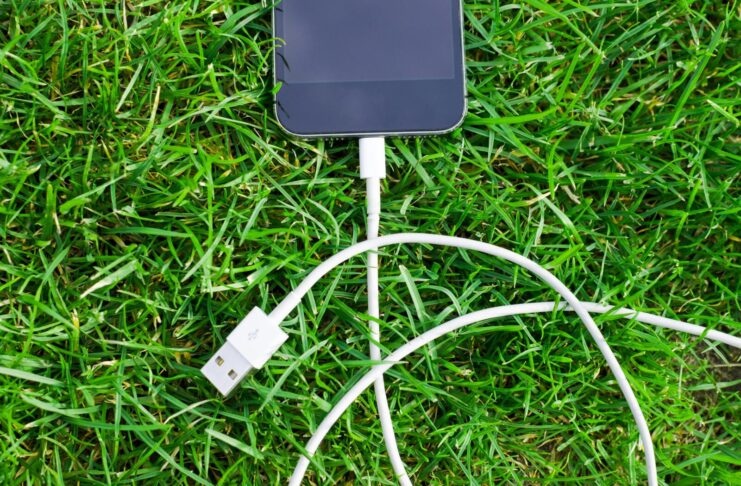 Evo zašto punjenje baterije mobitela do 100 posto nije dobra ideja