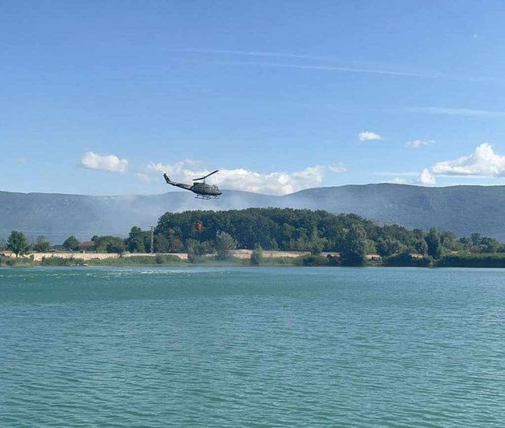 požar-helikopter-os