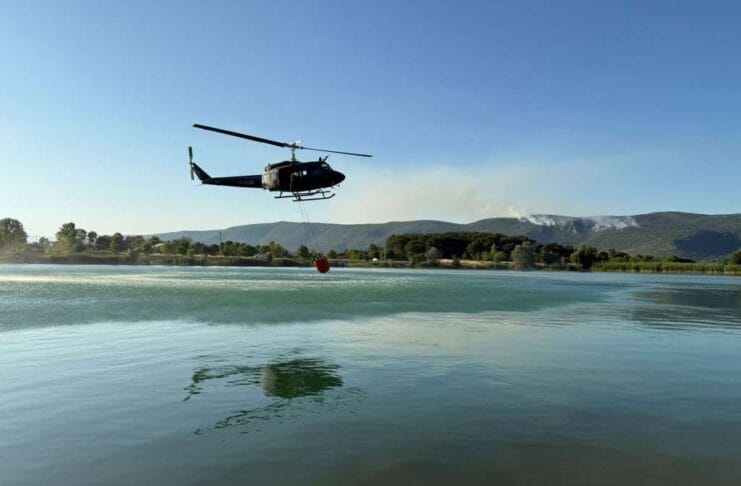 Požar kod Gruda još aktivan, angažovana pomoć iz zraka