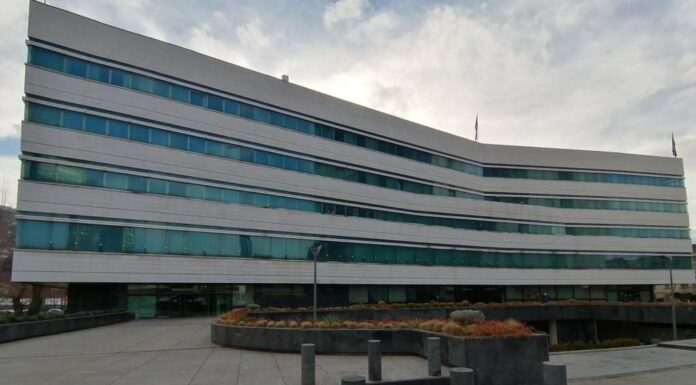 Budžet BiH ponovo blokiran, Trojka optužuje SNSD za uskraćivanje pomoći uposlenicima institucija Održana sjednica Komisije za finansije i budžet Predstavničkog doma PSBiH