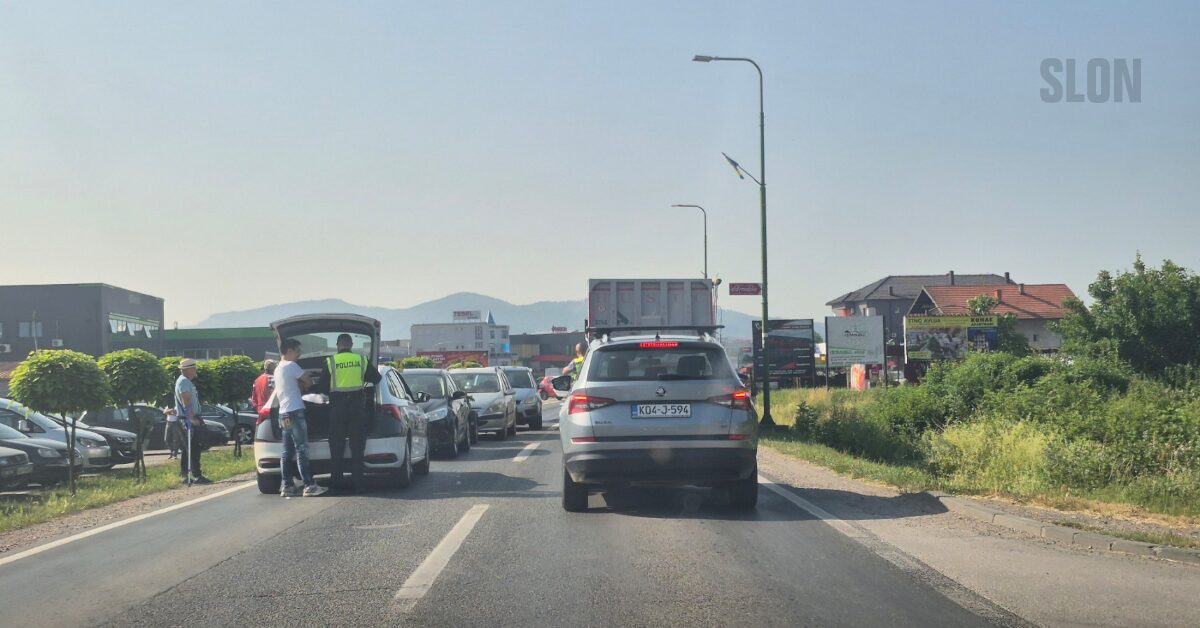 Lančani sudar u Živinicama, otežan saobraćaj