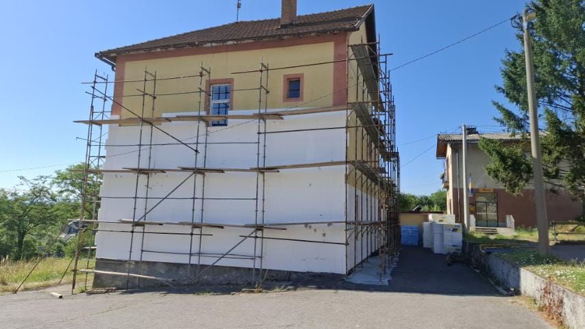 MZ Ljubace Počeli radovi na utopljavanju objekta MZ Ljubače