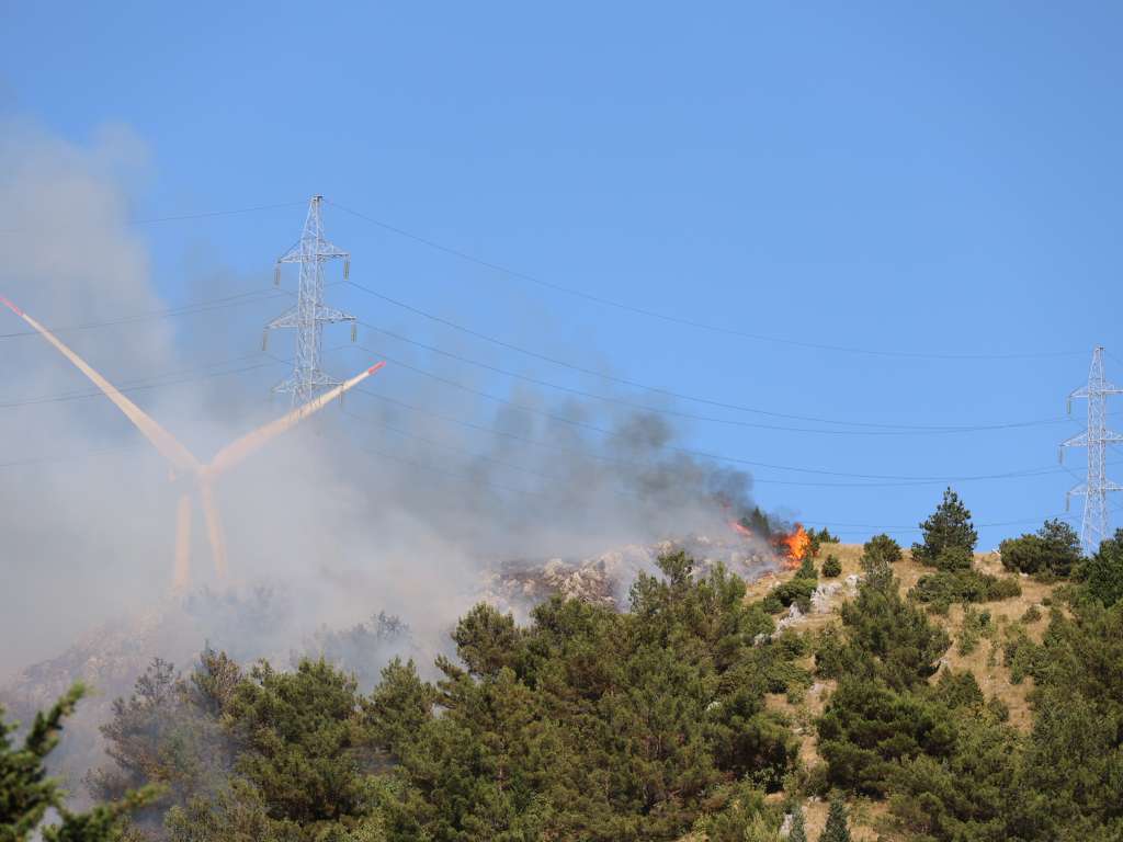Mostar pozari Mostar: Zbog visokih temperatura i suše povećan rizik od požara, građanima upućen apel za oprez