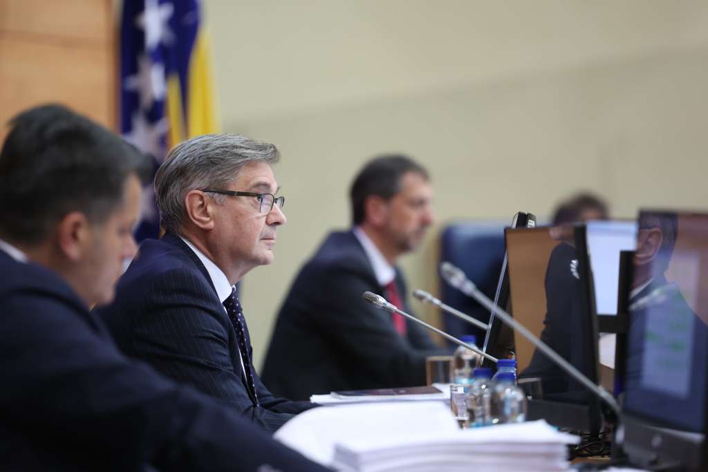 Poslanici zadužili: Hitno pronaći lokaciju za smještaj migranata iz Blažuja